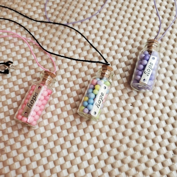 "Hope" message in a bottle necklace - Picture 6 of 6